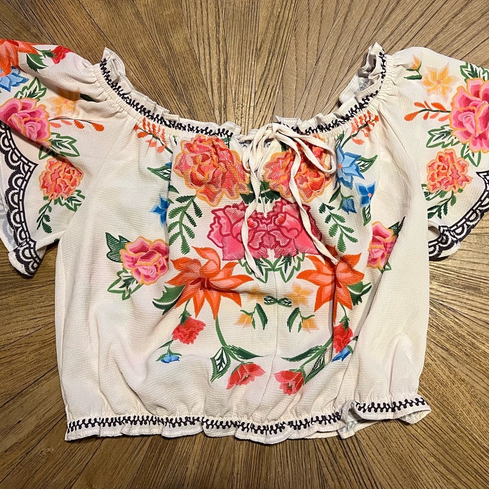Altar’d State Sweet Boho Style Floral Cropped Top Small
